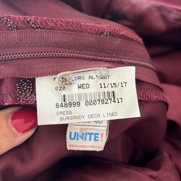 Burgundy wine, maroon gown Mother of bride/groom, size 12/14. 40” bust, prom - Picture 8 of 9